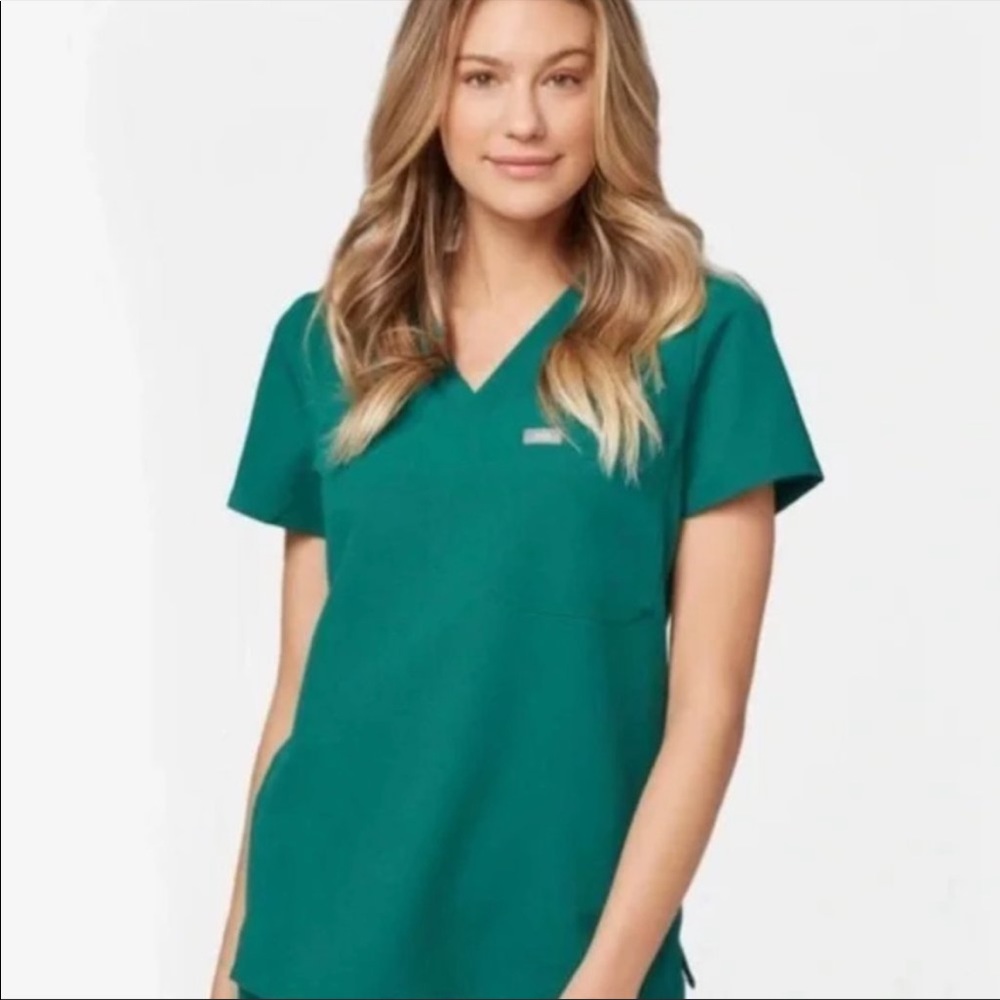 Hunter green figs top